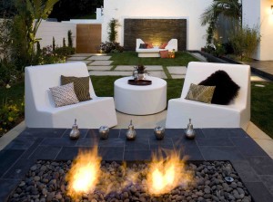 la-Fete Design - the Scene Outdoors Gains Momentum